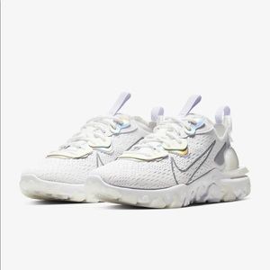 NIKE React Vision Essential - chunky-white sneaker